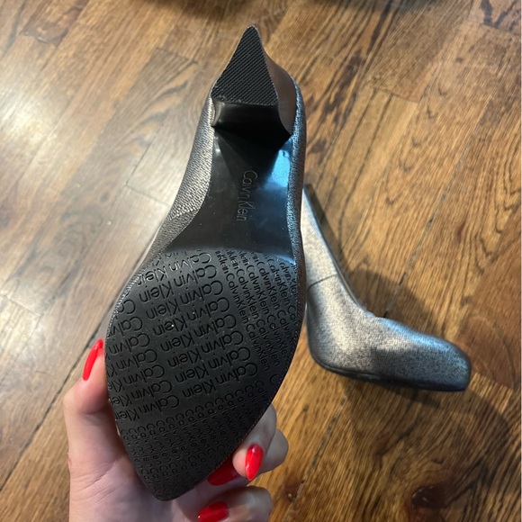 Calvin Klein Elita Stacked Heel Pump Metallic Silver - Picture 8 of 12